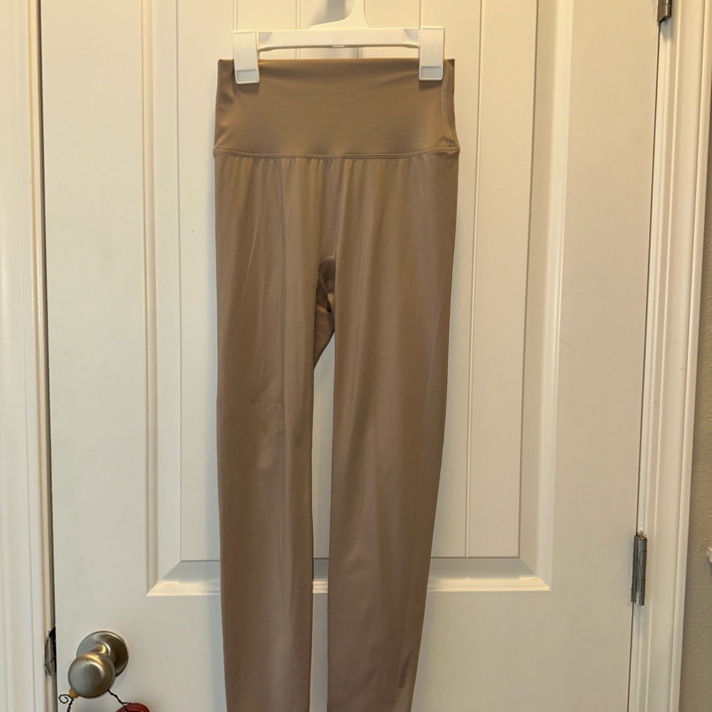 High-Waisted Crème/Tan Leggings